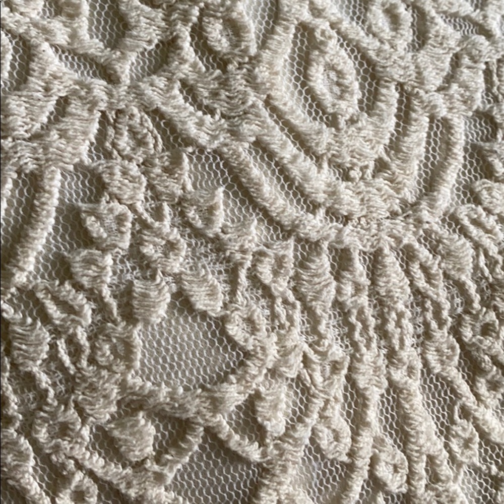 Lace Tanktop - Picture 2 of 6